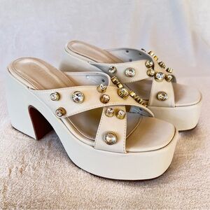 Azarayah Big Lovin Crystal Gold Studded Platform Sandals Size 8.5 NEW!